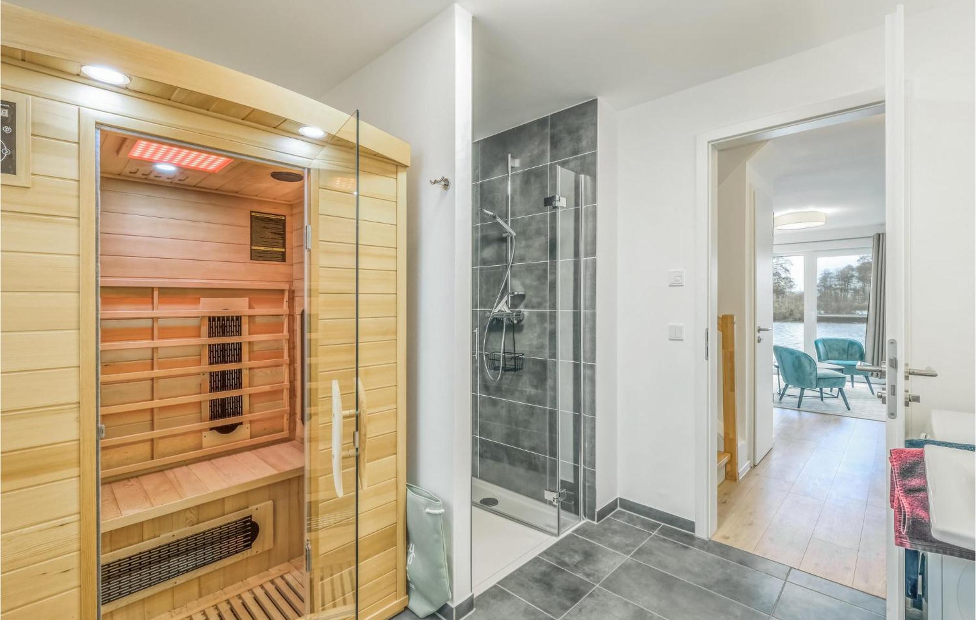 Amazing Home In Tossens With Wifi Екстериор снимка